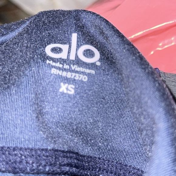 ALO LEGGINGS - Picture 6 of 6